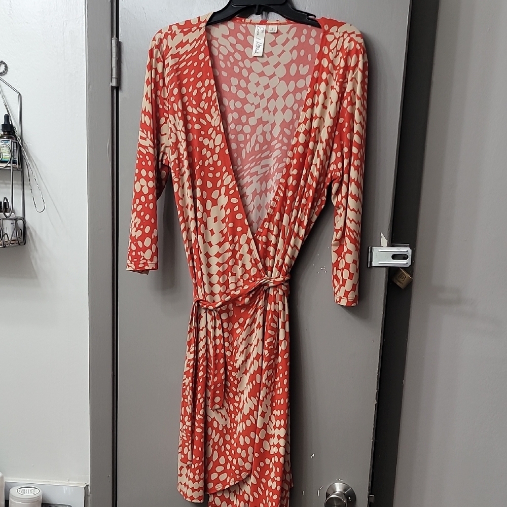 Emma & Michele Coral and Beige Patterned Top